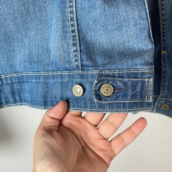 LEVI’S Jean Jacket 💙 M - Picture 8 of 10